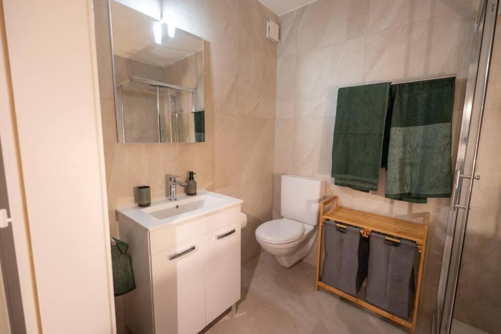 Appartement Spacieux Au Centre De La Gruyere Брок Экстерьер фото